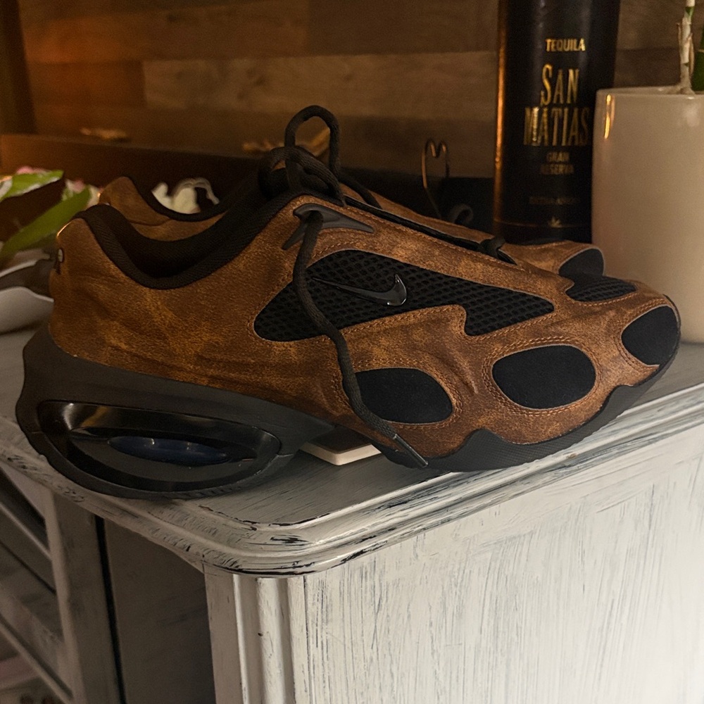 Nike Black and Brown Athletic Shoes